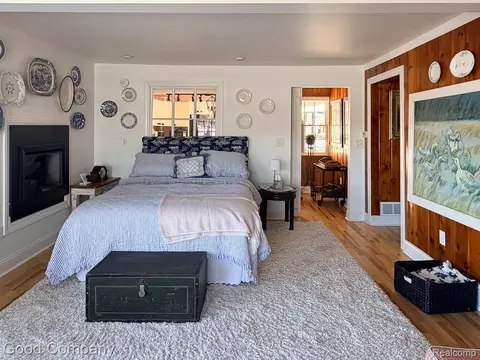 Bedroom - 1849 E Pratt Lake Rd, Sage, MI 48624 photo 5 of 8