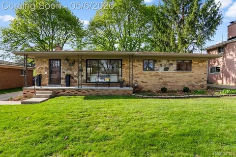 313 Ely Dr S, Northville, MI 48167
