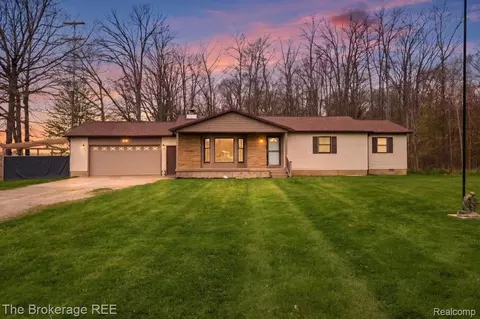 8254 Nichols Rd, Gaines, MI 48436