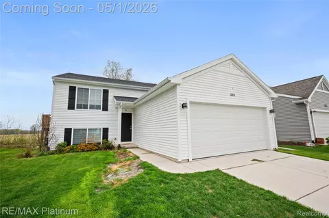 2869 W Sycamore River Dr, Handy, MI 48836
