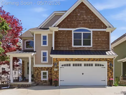 13435 Lake Shore Dr, Fenton, MI 48430