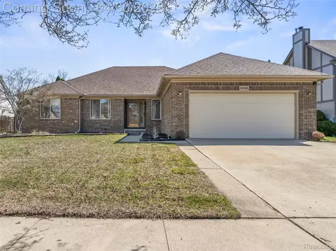 50108 Buccaneer Dr, Macomb, MI 48044