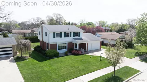 1645 Waverly St, Trenton, MI 48183