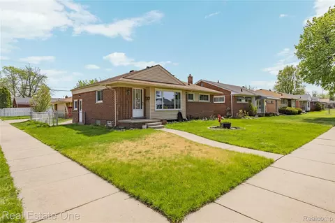 12890 Hemingway, Redford, MI 48239