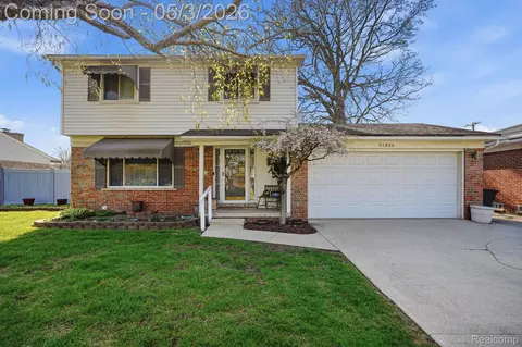 24924 W Magdalena St, Harrison, MI 48045