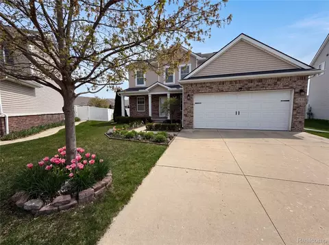 42824 Greystone Dr, Sterling Heights, MI 48313