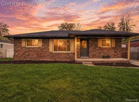 41851 Vanderbilt Dr, Sterling Heights, MI 48313