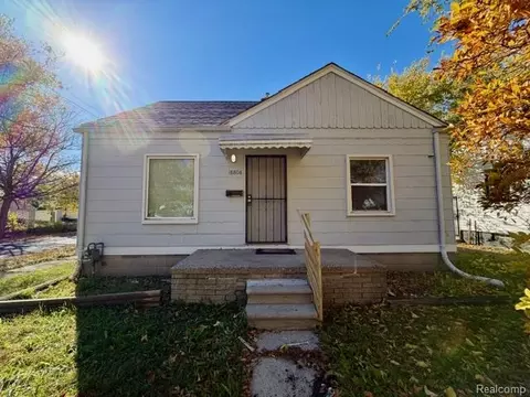 18808 Kingsville St, Harper Woods, MI 48225