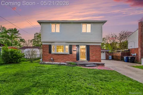 229 N Hanlon St, Westland, MI 48185