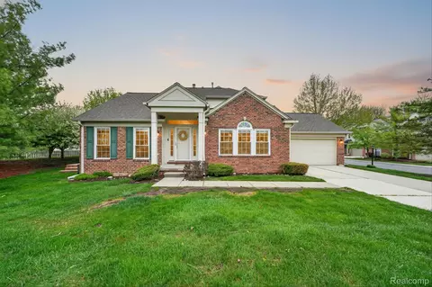 3954 Ravensfield Dr, Canton, MI 48188