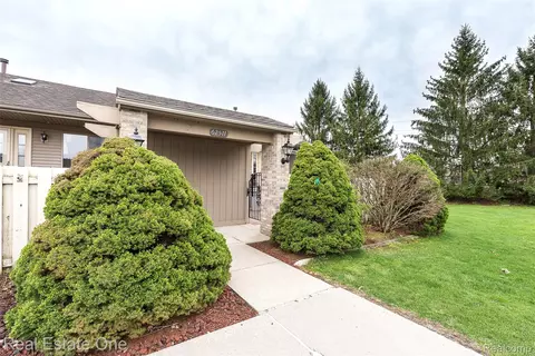 62511 Raleigh Ct #6, South Lyon, MI 48178
