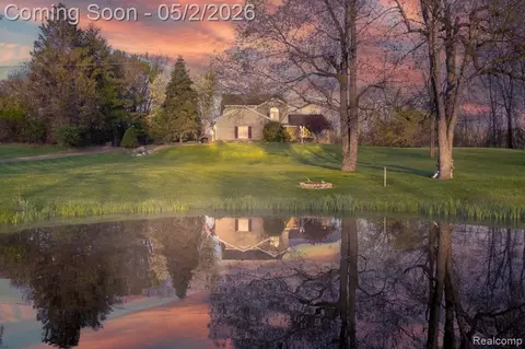 1160 S Garner Rd, Milford, MI 48380
