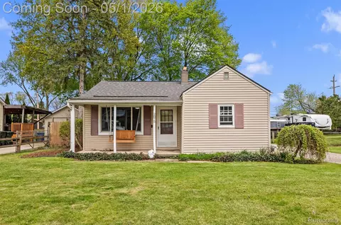 2875 Longview Ave, Rochester Hills, MI 48307