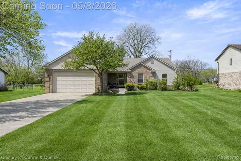 14777 Cavell St, Livonia, MI 48154