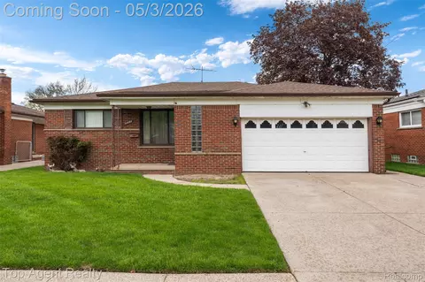 11495 Applewood Dr, Warren, MI 48093