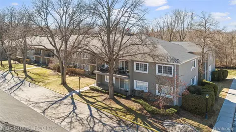 1115 N Old Woodward Apt 76 Ave, Birmingham, MI 48009