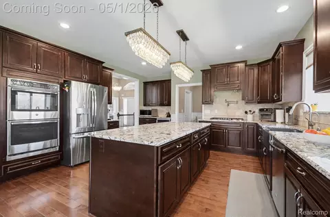 Kitchen - 4912 Rosy Dr, Leonard, MI 48367 photo 3 of 6