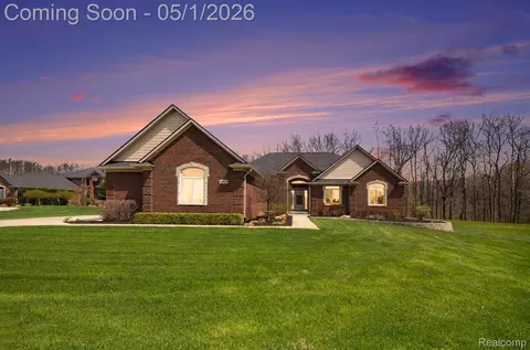 4912 Rosy Dr, Leonard, MI 48367