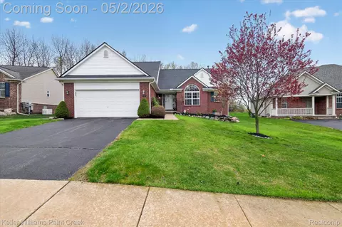 770 Phillips Dr, Oxford, MI 48371