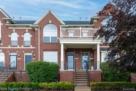 3086 Camden Dr, Troy, MI 48084