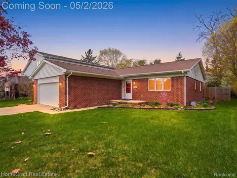 176 S Biggs St, Belleville, MI 48111