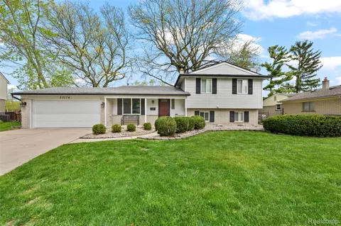 37174 Sunnydale St, Livonia, MI 48154