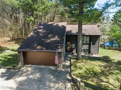 8707 White Fawn St NE, Cannon, MI 49341