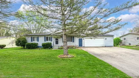 6350 Tamara Dr, Flint, MI 48506