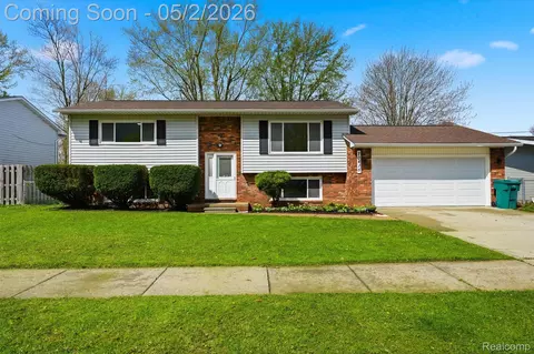 70415 Canterbury Dr, Richmond, MI 48062