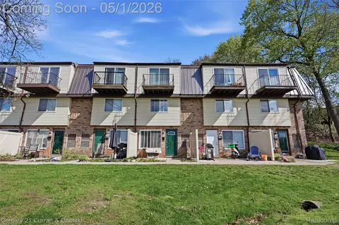862 N Main St, Milford, MI 48381