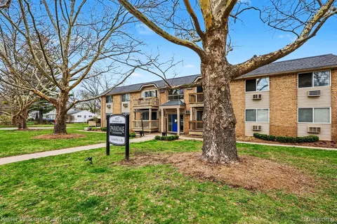 417 Parkdale Ave #20, Rochester, MI 48307