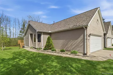 1089 Jenna Dr #217, Davison, MI 48423