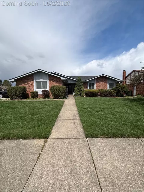 3715 Porter Dr, Sterling Heights, MI 48310