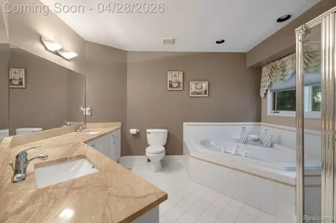 Bath - 45021 Riverwoods Dr, Macomb, MI 48044 photo 3 of 4