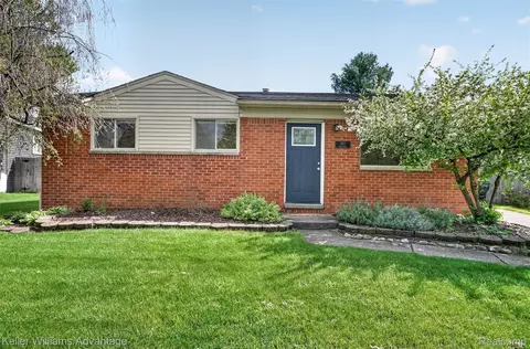 307 University Ave, South Lyon, MI 48178