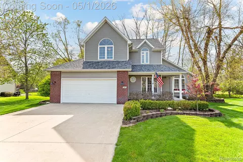 882 Fedora Dr, Tecumseh, MI 49286