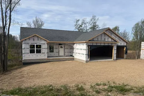 7195 Geraldine Cir, Swartz Creek, MI 48473