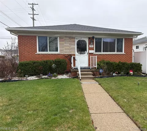 23003 Tuscany Ave, Eastpointe, MI 48021