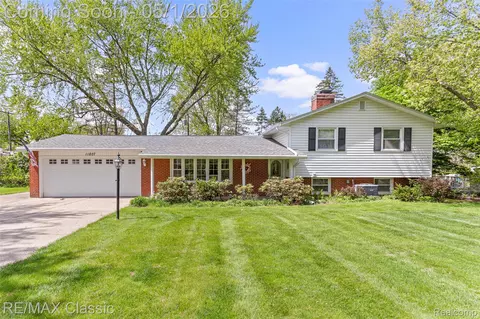 11807 Francis Ave, Plymouth, MI 48170