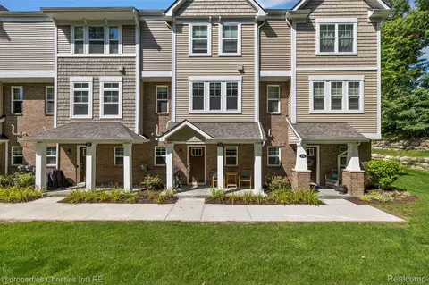 224 Sean St, Brighton, MI 48116