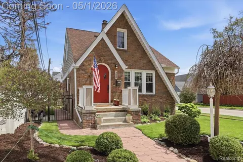 300 N Edison Ave, Royal Oak, MI 48067