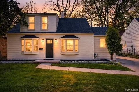 22606 Liberty St, Saint Clair Shores, MI 48080