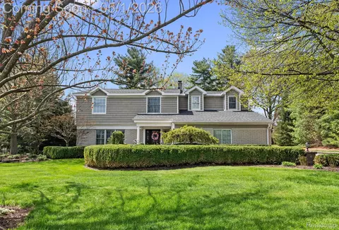 152 Randolph Rd, Rochester Hills, MI 48309