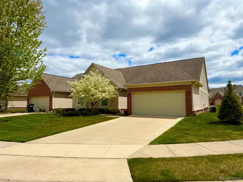 27992 Tremonte Dr #12, Lyon, MI 48165