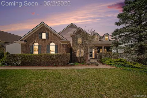1660 Meadowside Dr, Ann Arbor, MI 48104