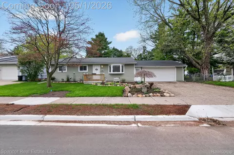 1334 1st St, Lapeer, MI 48446