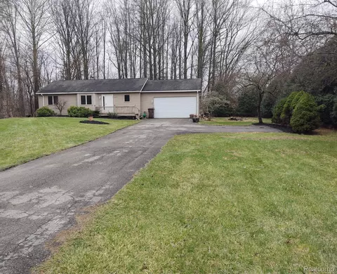 48255 Willis Rd, Sumpter, MI 48111