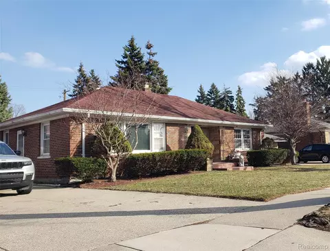 24816 Cushing Ave, Eastpointe, MI 48021