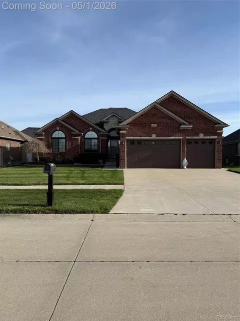 18535 NE Sapphire Dr, Macomb, MI 48042