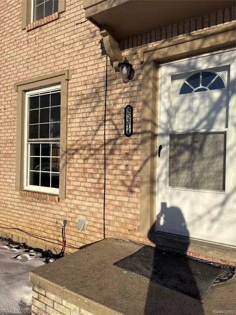 35314 Tall Oaks, Sterling Heights, MI 48312